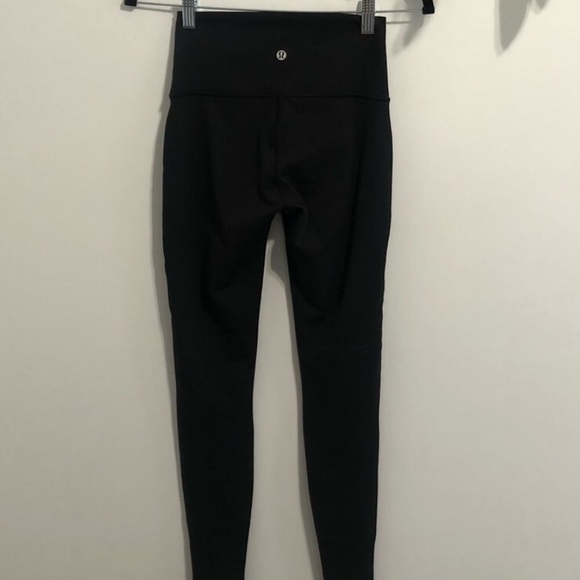 High waisted Lululemon mesh panel black legging - Picture 9 of 9